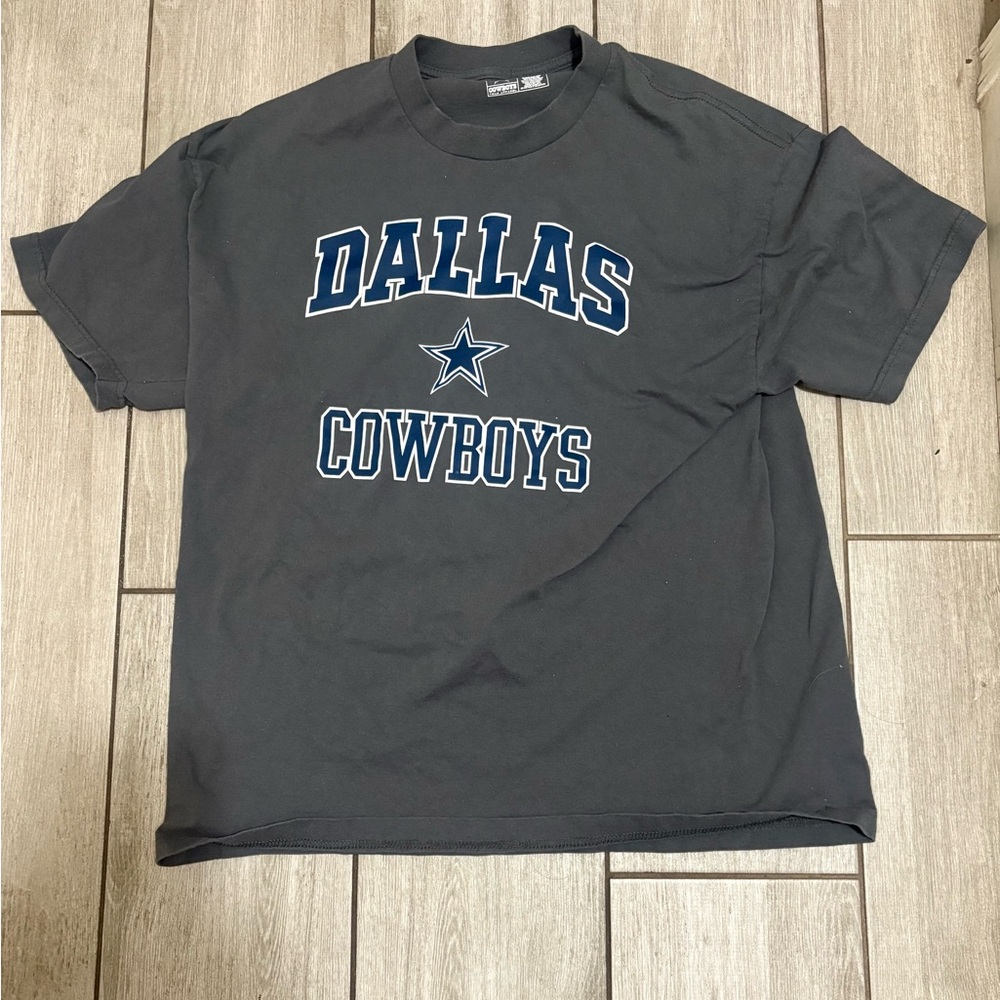 Men’s Grey Dallas Cowboys Graphic T-Shirt
SIZE XL